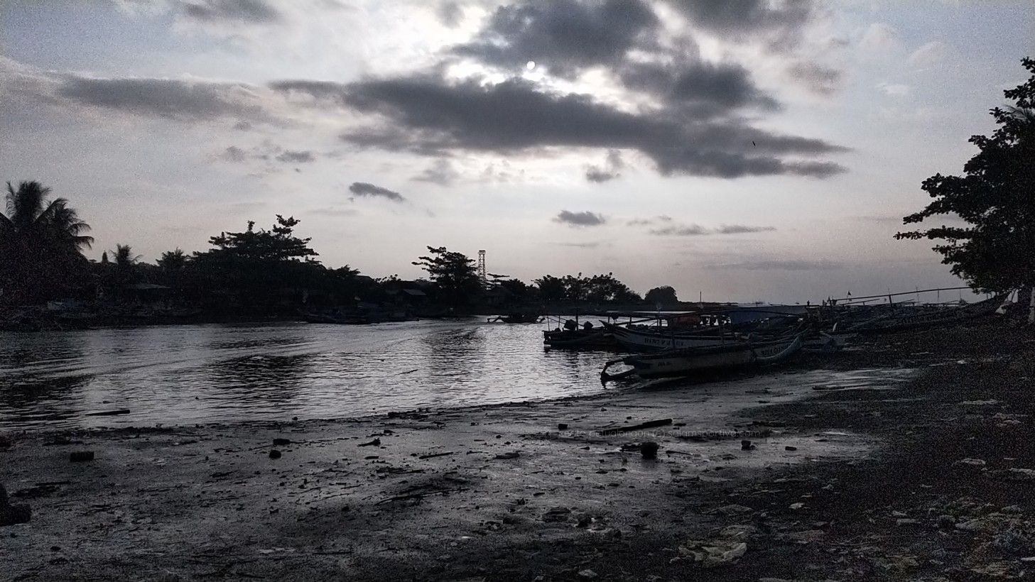 Ciletuh, pantai di Pelabuhan Ratu, Sukabumi.